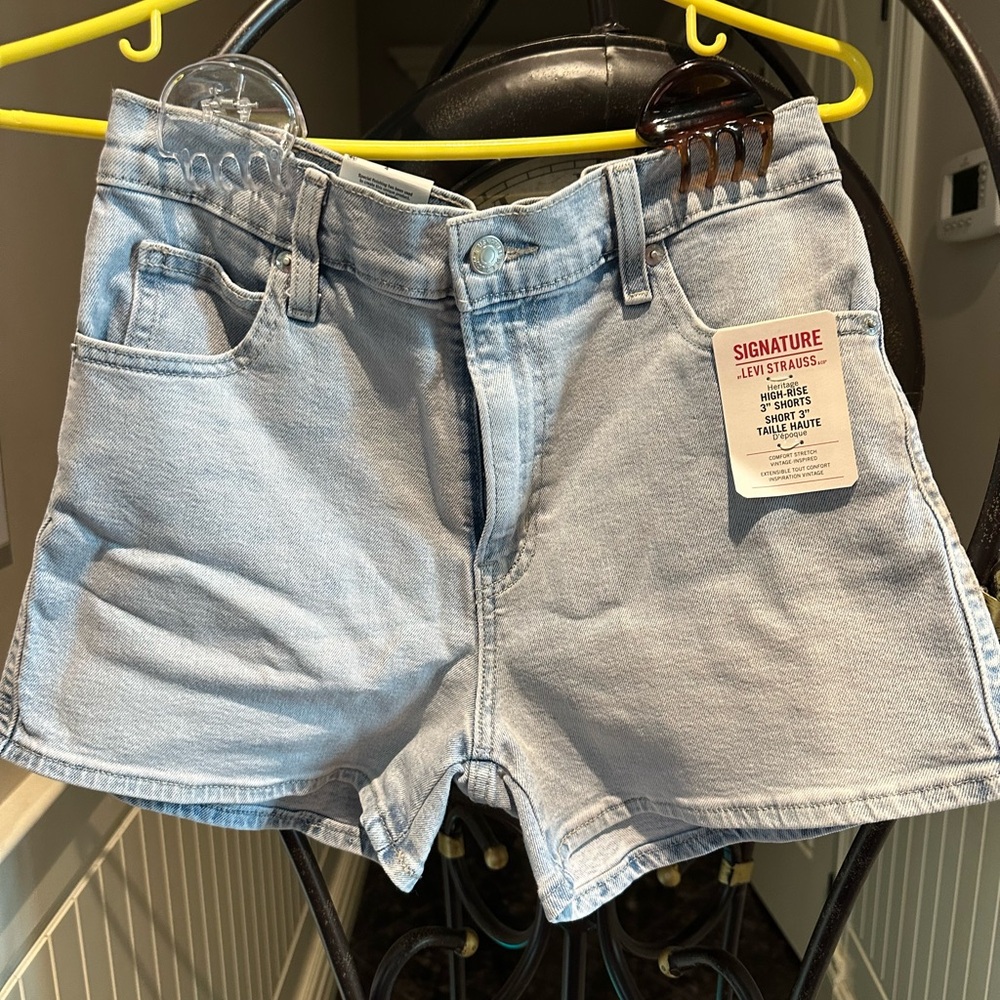Levi woman shorts